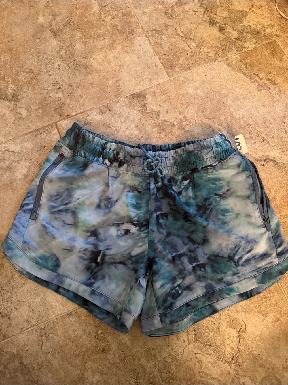 NWOT Athleta Girls Blue Green Tie-Dye Athletic Shorts zip pockets size XL 14